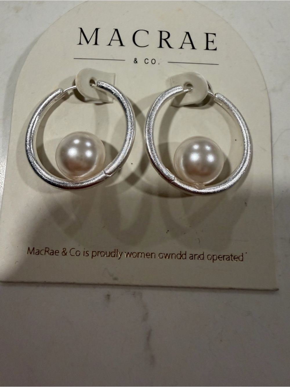 NWT MACRAE Silver Hoop Earrings with Pearl Accent